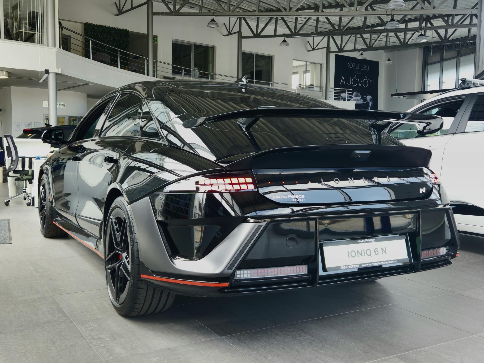 Hyundai Ioniq 6 AWD 448 kW 84kWh Automatik Baujahr 2026, Ungarn — Foto 2 von 4