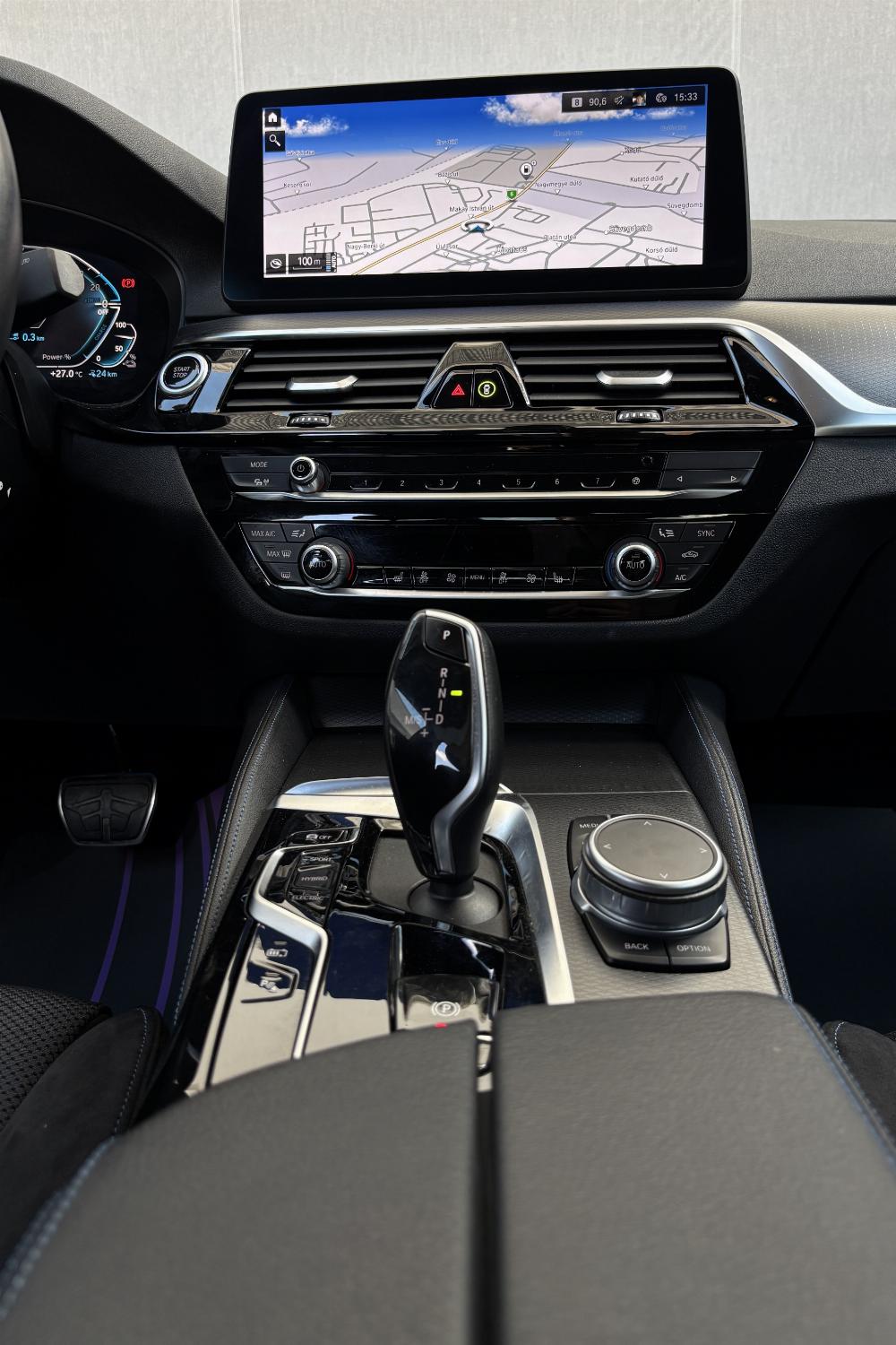 BMW 545 3,0 210 kW Automatik Baujahr 2021, 98.378 km, Ungarn — Foto 10 von 33