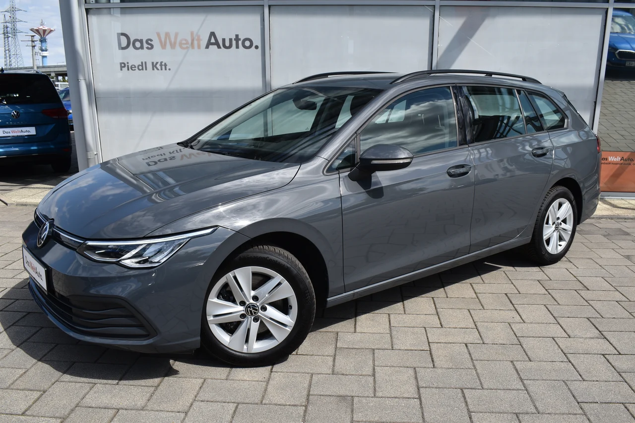 Volkswagen Golf 2,0 TDI 85 kW Baujahr 2022, grau, 148.111 km, Ungarn — Foto 1
