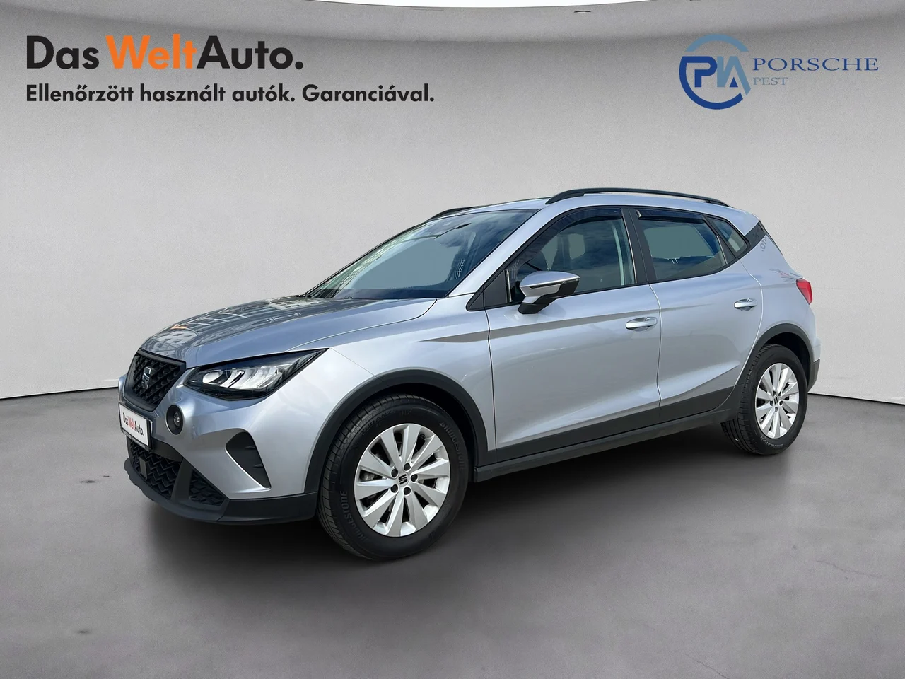 SEAT Arona 1,0 TSI 81 kW DSG Baujahr 2022, silber, 49.393 km, Ungarn — Foto 1