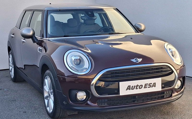 MINI Clubman 1,5 100 kW 1.5i Schaltgetriebe Baujahr 2016, 107.591 km, Tschechien — Foto 1
