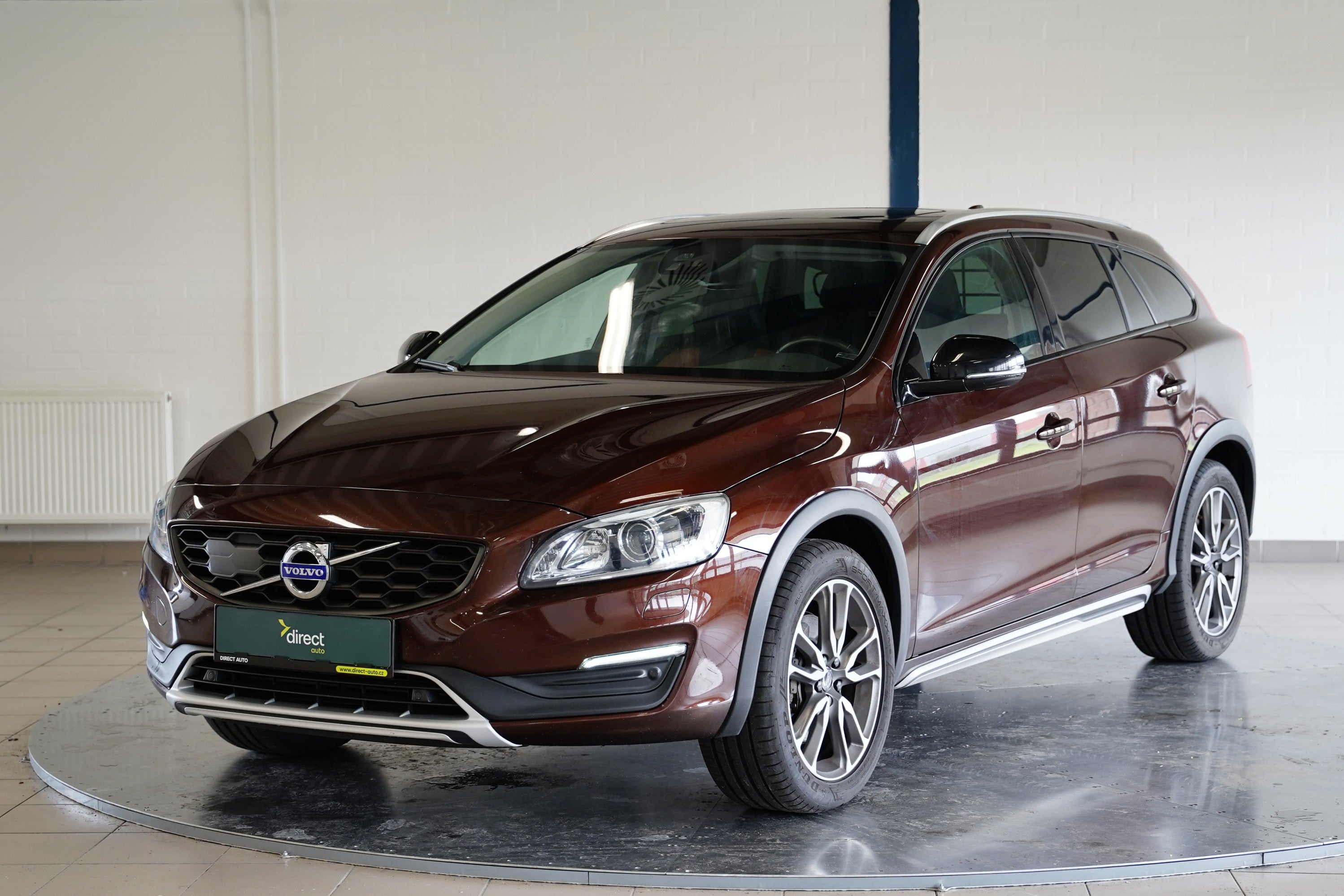 Volvo v60 2.0 D 140 kW Automatik, Tschechien — Foto 1