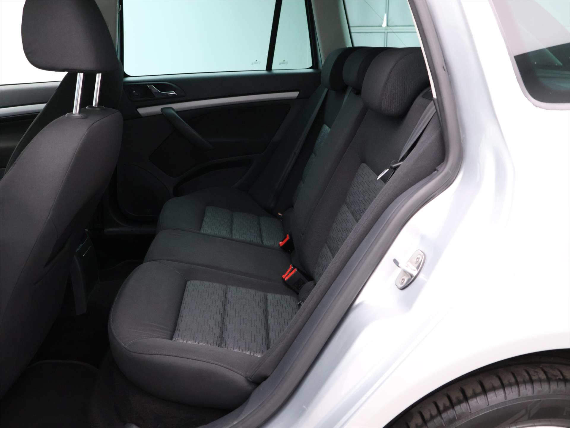 Škoda Octavia 1,4 TSI 90 kW 90kW Baujahr 2012, 181.373 km, Tschechien — Foto 13 von 36