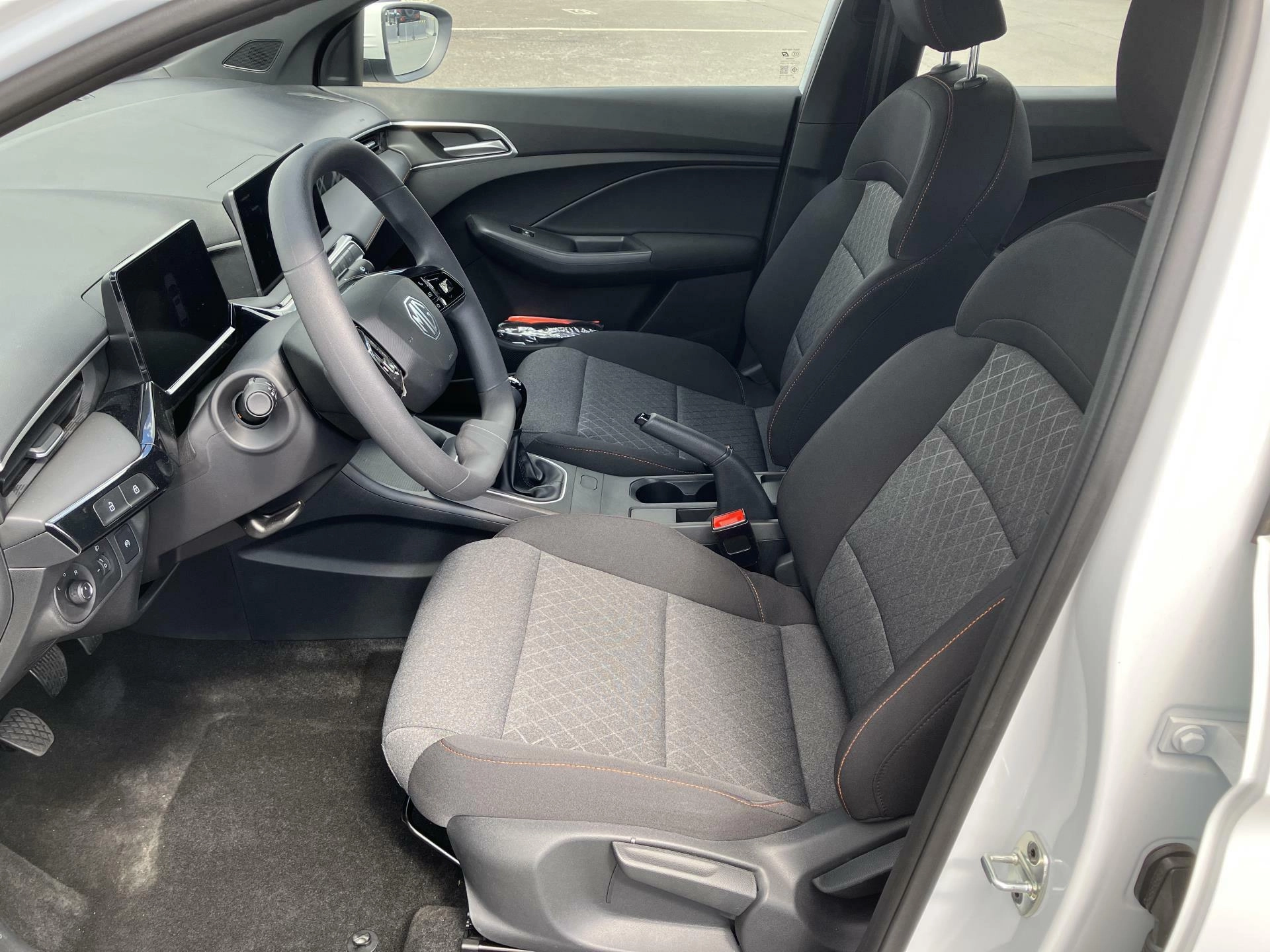 MG MG3 1,5 85 kW Schaltgetriebe, Tschechien — Foto 7 von 14