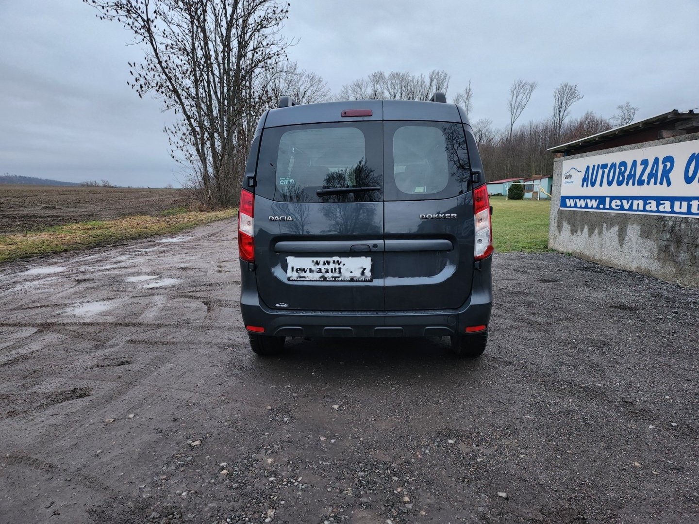 Dacia Dokker 1 1,6 75 kW Schaltgetriebe Baujahr 2018, 77.717 km, Tschechien — Foto 6 von 17