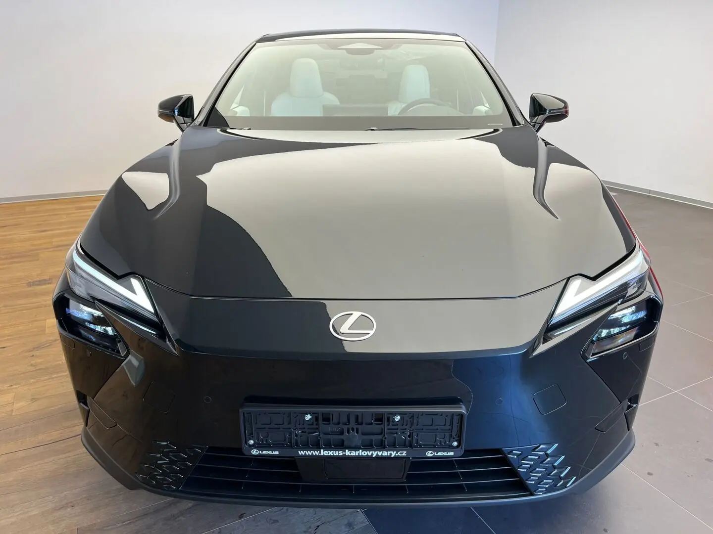 Lexus Es 500e Automatik, Tschechien — Foto 3 von 31