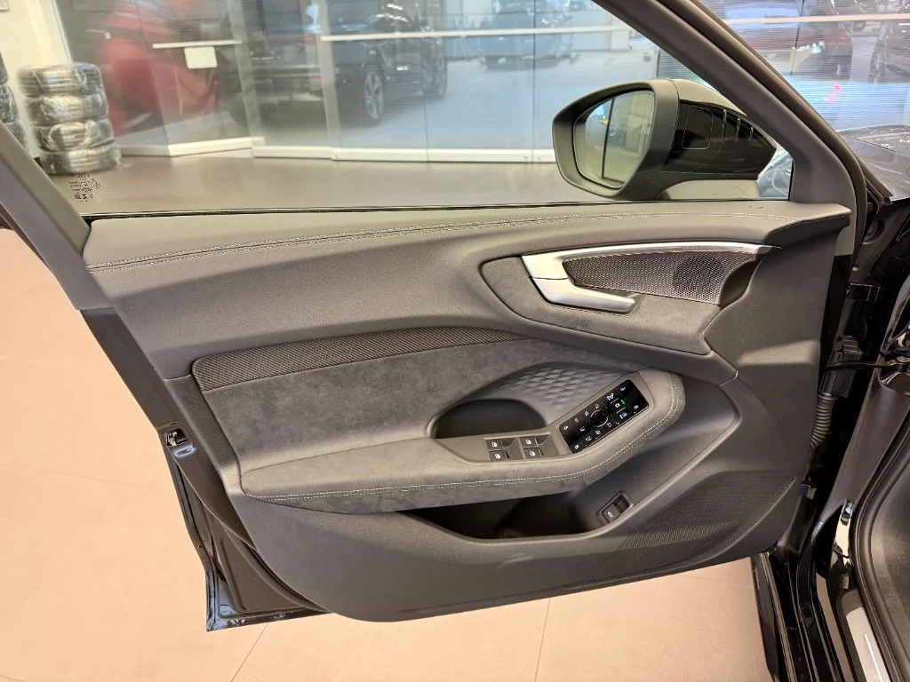 Audi a5 quattro 2,0 TDI, Tschechien — Foto 12 von 18