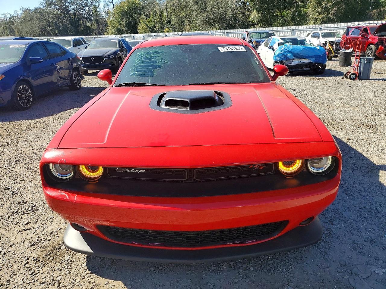 Dodge Challenger, Polen — Foto 5 von 8