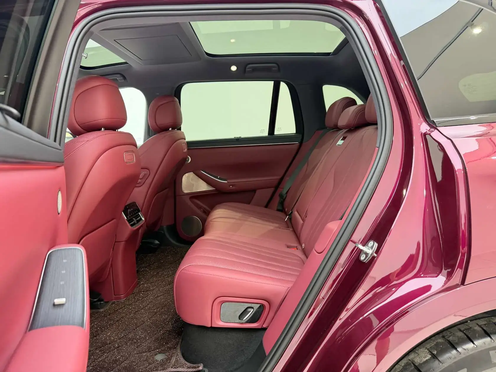 BYD Leopard 7 4x4 1,0 392 kW Automatik Baujahr 2025, 490 km, Polen — Foto 13 von 44