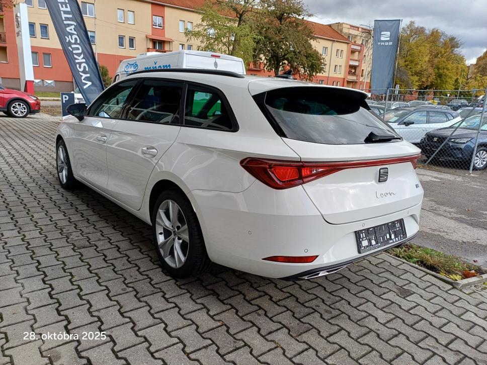 Seat Leon Sp 1,5 TSI 110 kW Schaltgetriebe, 100 km, Slowakei — Foto 4 von 6