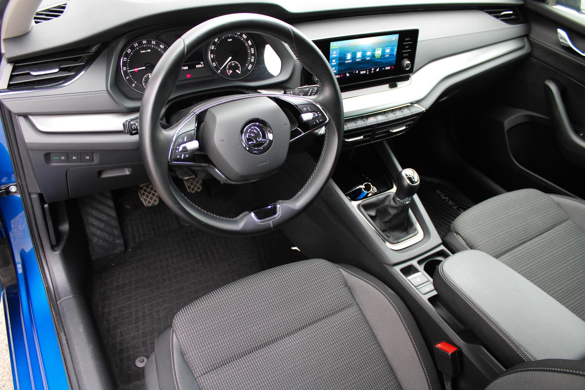 Škoda Octavia 2,0 TDI 85 kW Schaltgetriebe Baujahr 2020, modrá, 77.960 km, Ungarn — Foto 5 von 6