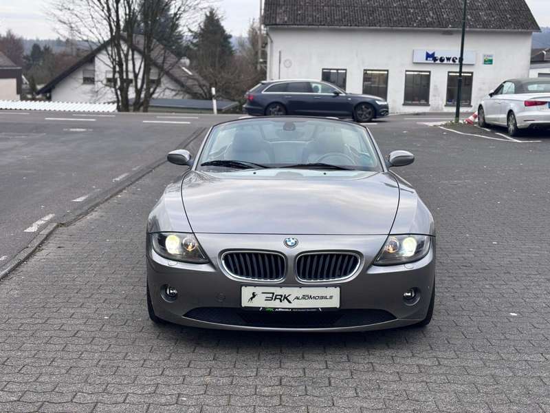 BMW z4 125 kW 2.2 i Schaltgetriebe Baujahr 2005, 86.000 km, Deutschland — Foto 3 von 18