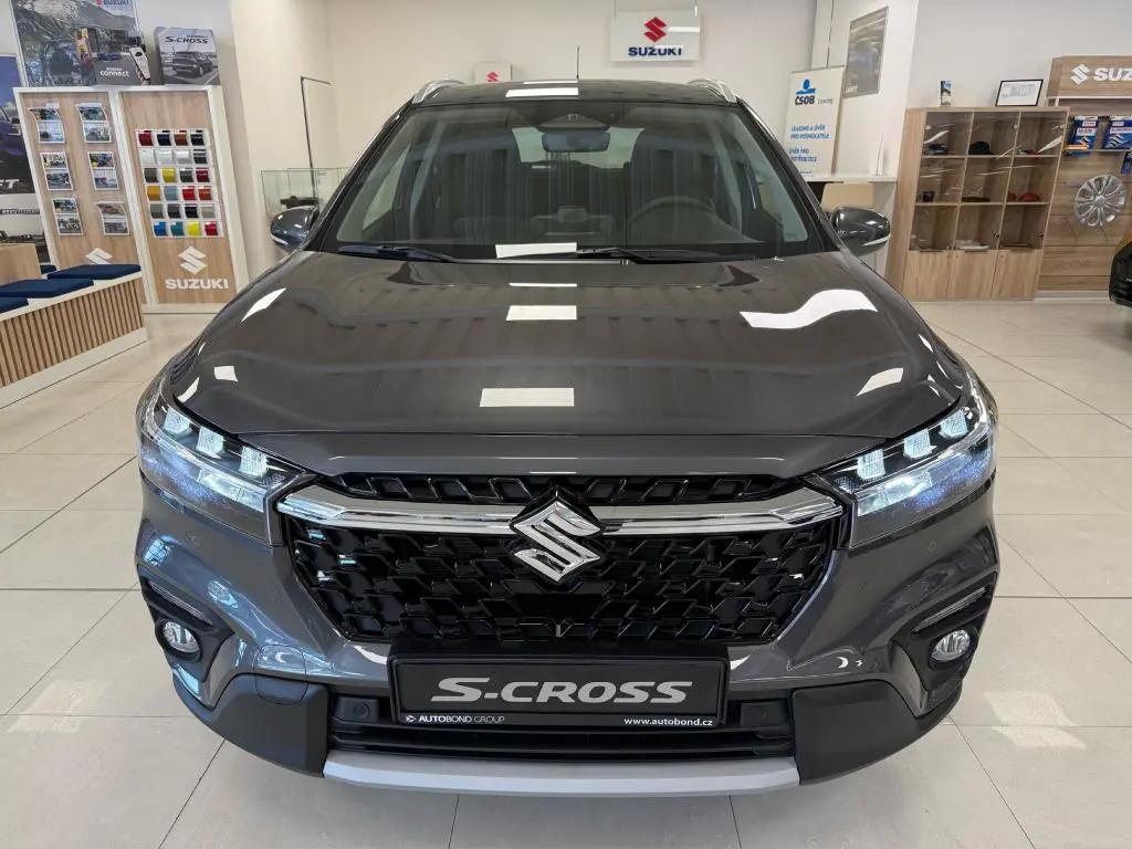 Suzuki Cross Schaltgetriebe Baujahr 2026, Tschechien — Foto 2 von 16