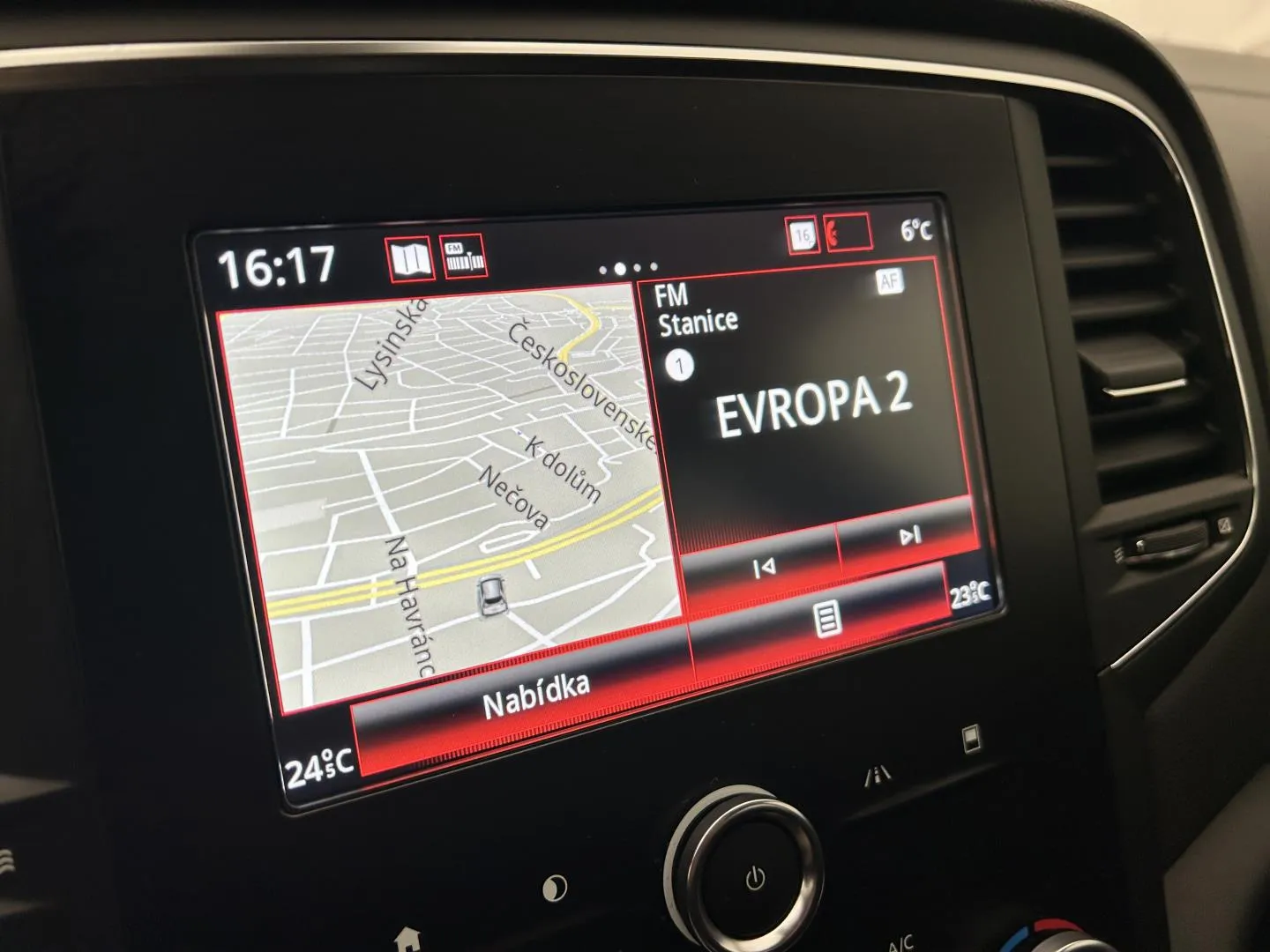 Renault Megane Grandtour 85 kW 1.3 TCe Schaltgetriebe Baujahr 2019, 125.907 km, Tschechien — Foto 11 von 38