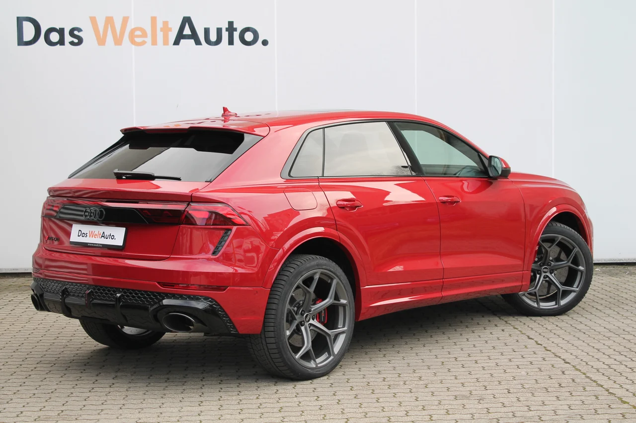 Audi RSQ8 4x4 4,0 471 kW tiptronic Baujahr 2025, Chilivörös metál, 30.600 km, Ungarn — Foto 3 von 16