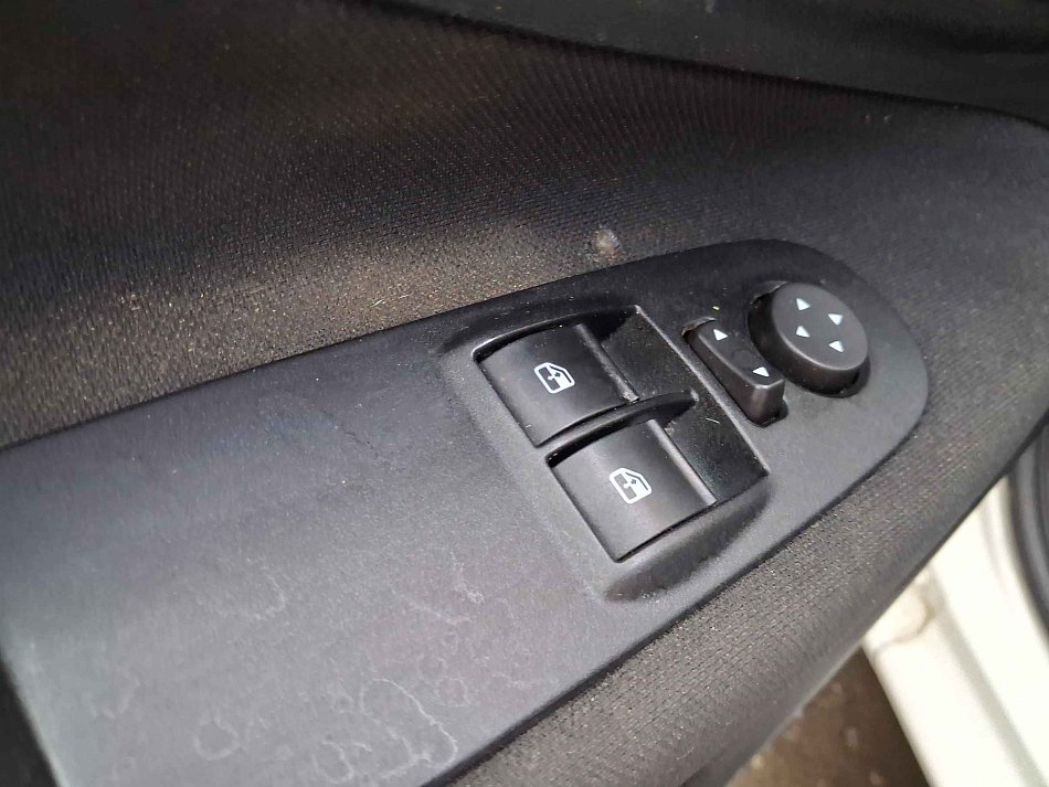 Fiat Punto 57 kW 1.4i Schaltgetriebe Baujahr 2014, 199.892 km, Tschechien — Foto 13 von 13
