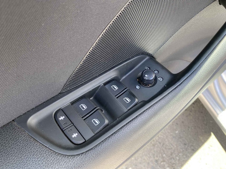 Audi a3 110 kW 2.0 TDi Schaltgetriebe Baujahr 2014, 153.800 km, Tschechien — Foto 13 von 16