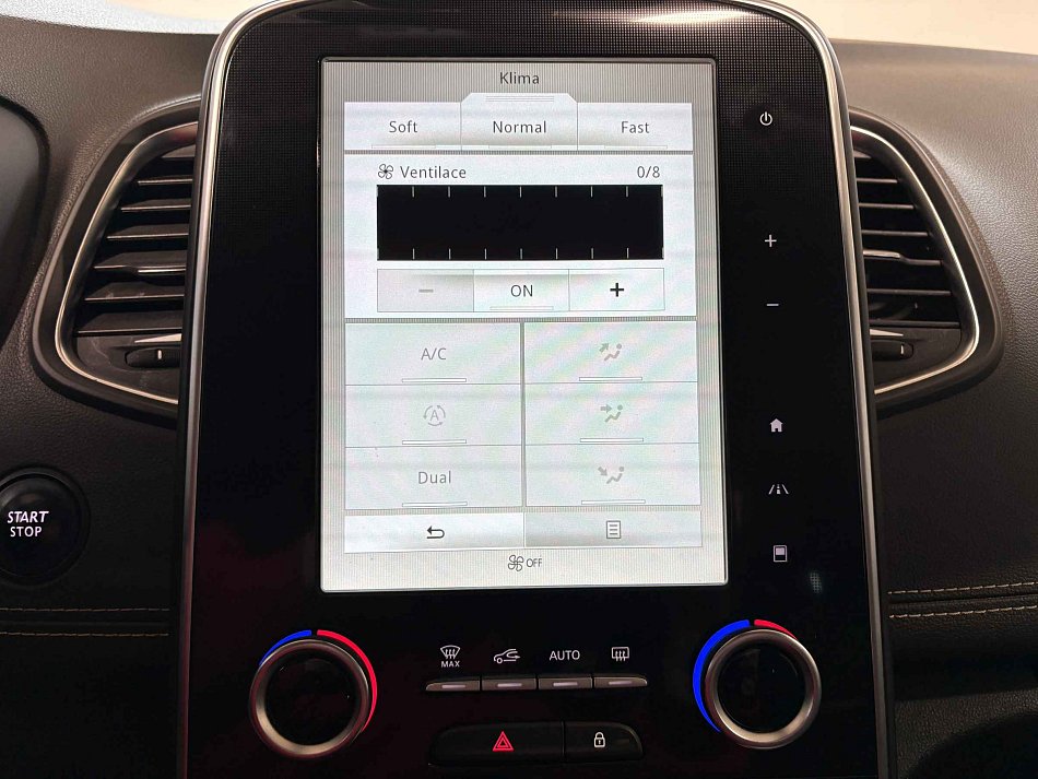 Renault Scénic 96 kW 1.6 dCi Schaltgetriebe Baujahr 2017, 156.762 km, Tschechien — Foto 15 von 17