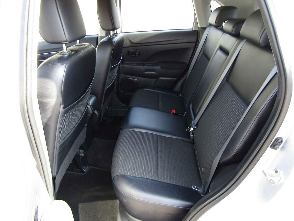 Citroen c4 84 kW 1.6 HDi Schaltgetriebe Baujahr 2013, 129.610 km, Tschechien — Foto 10 von 18