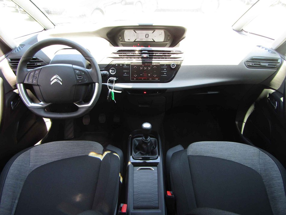 Citroen c4 81 kW 1.2 Schaltgetriebe Baujahr 2017, 36.365 km, Tschechien — Foto 8 von 9