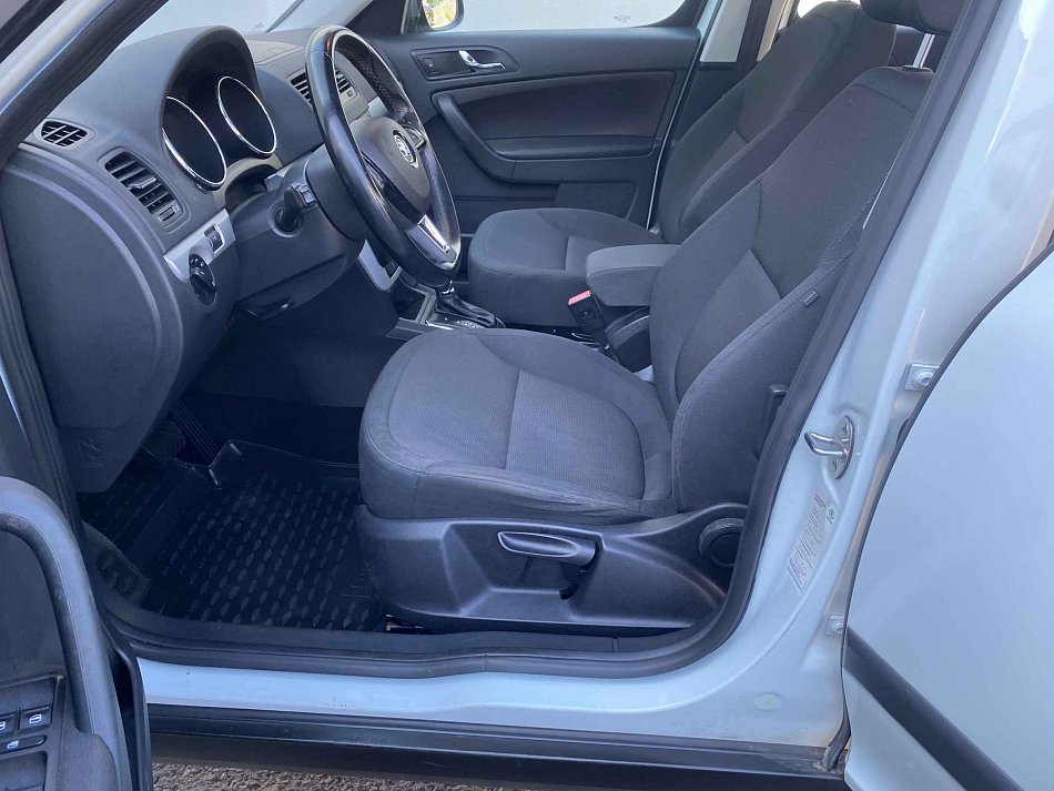 Škoda Yeti 77 kW 1.2 TSi Automatik Baujahr 2015, 160.113 km, Tschechien — Foto 9 von 17