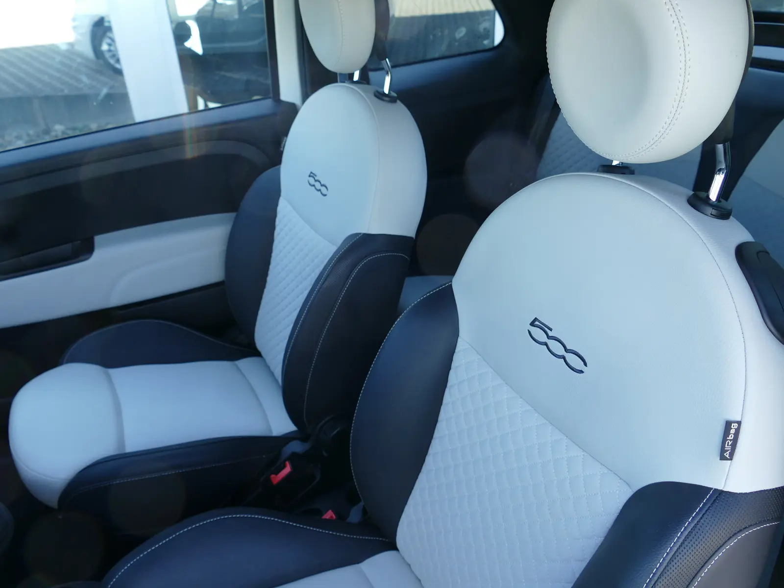 Fiat 500C 1,0 52 kW Schaltgetriebe Baujahr 2022, 15.100 km, Deutschland — Foto 11 von 14