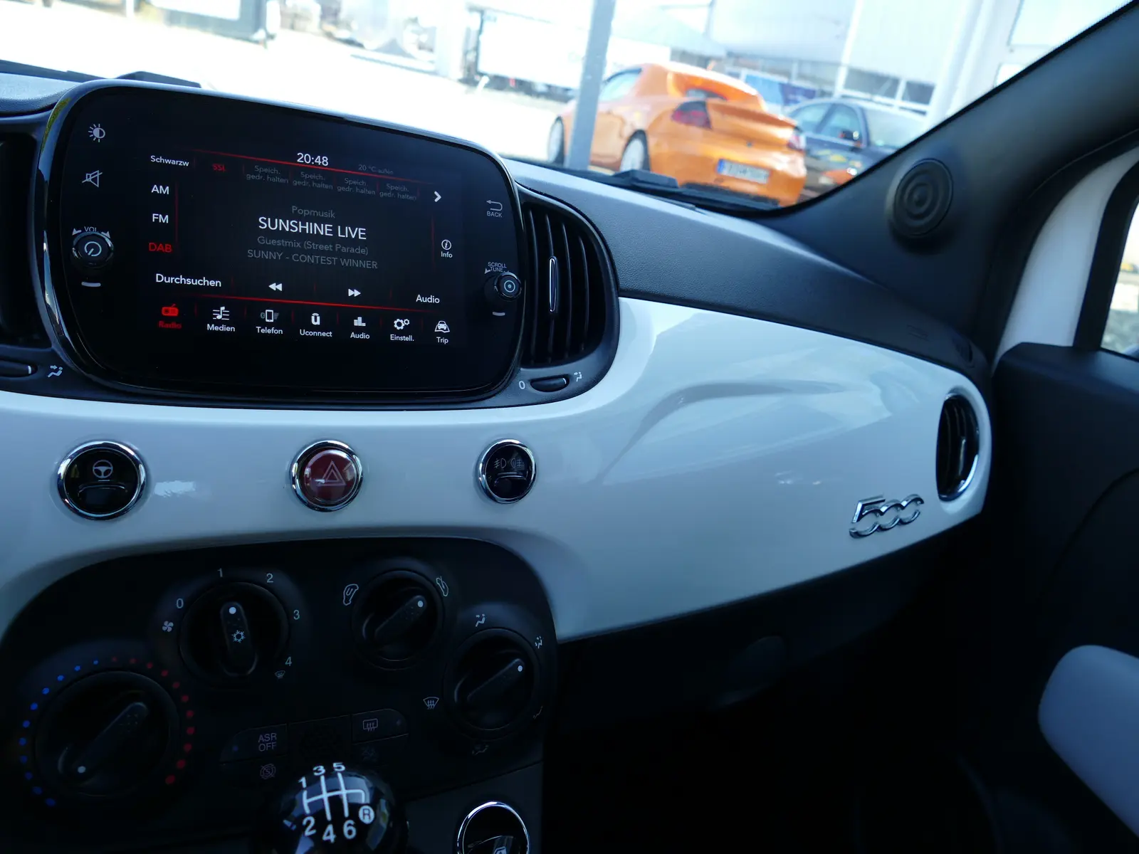 Fiat 500C 1,0 52 kW Schaltgetriebe Baujahr 2022, 15.100 km, Deutschland — Foto 12 von 14
