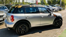 MINI Countryman 1,6 1.6d 66 kW Schaltgetriebe Baujahr 2013, 196.668 km, Polen — Foto 2 von 41