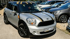 MINI Countryman 1,6 1.6d 66 kW Schaltgetriebe Baujahr 2013, 196.668 km, Polen — Foto 4 von 41