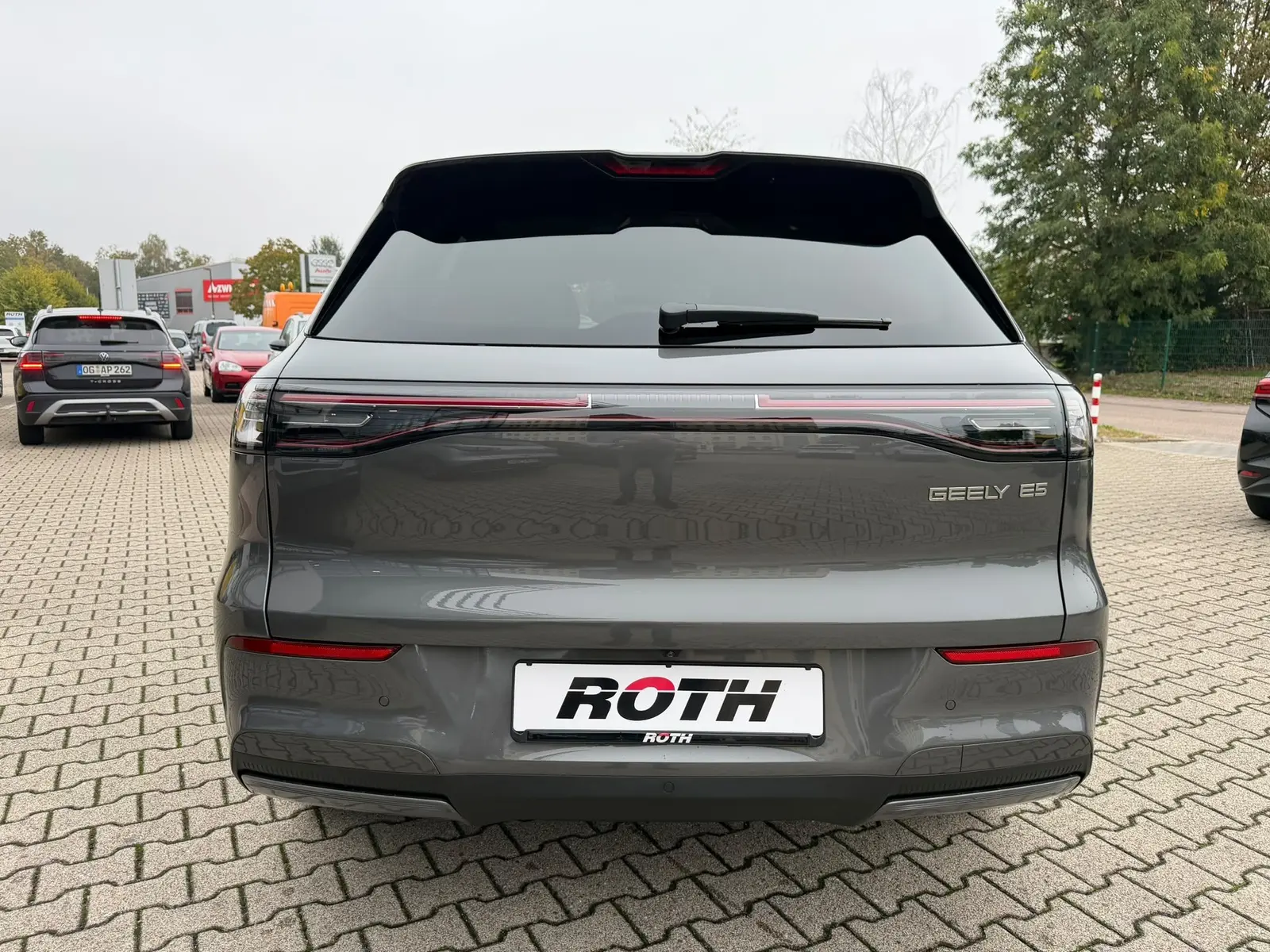 Geely E5 160 kW Automatik, grau, 99 km, Deutschland — Foto 6 von 28