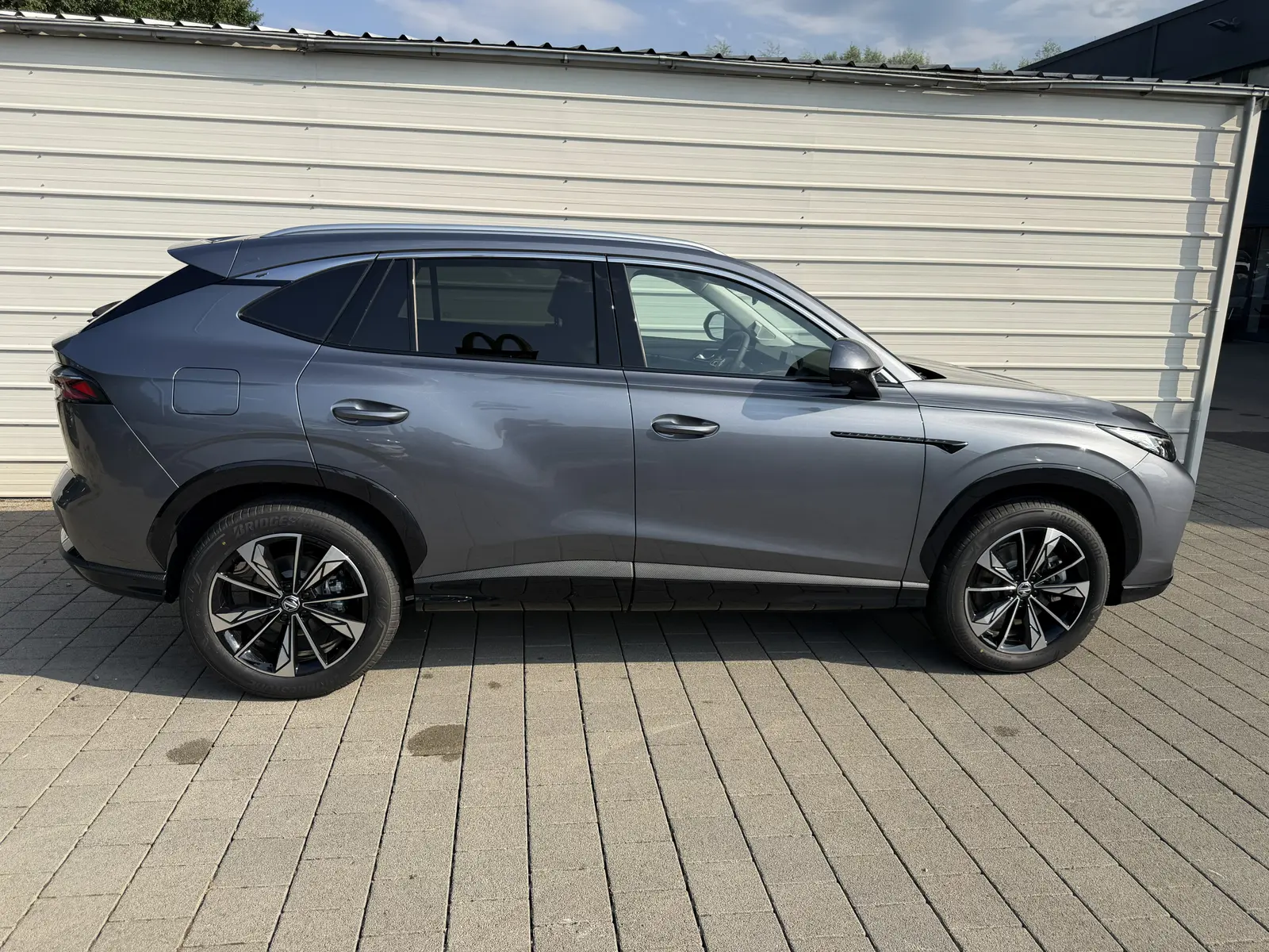 MG HS 1,5 165 kW Automatik Baujahr 2026, grau, 25 km, Deutschland — Foto 2 von 14