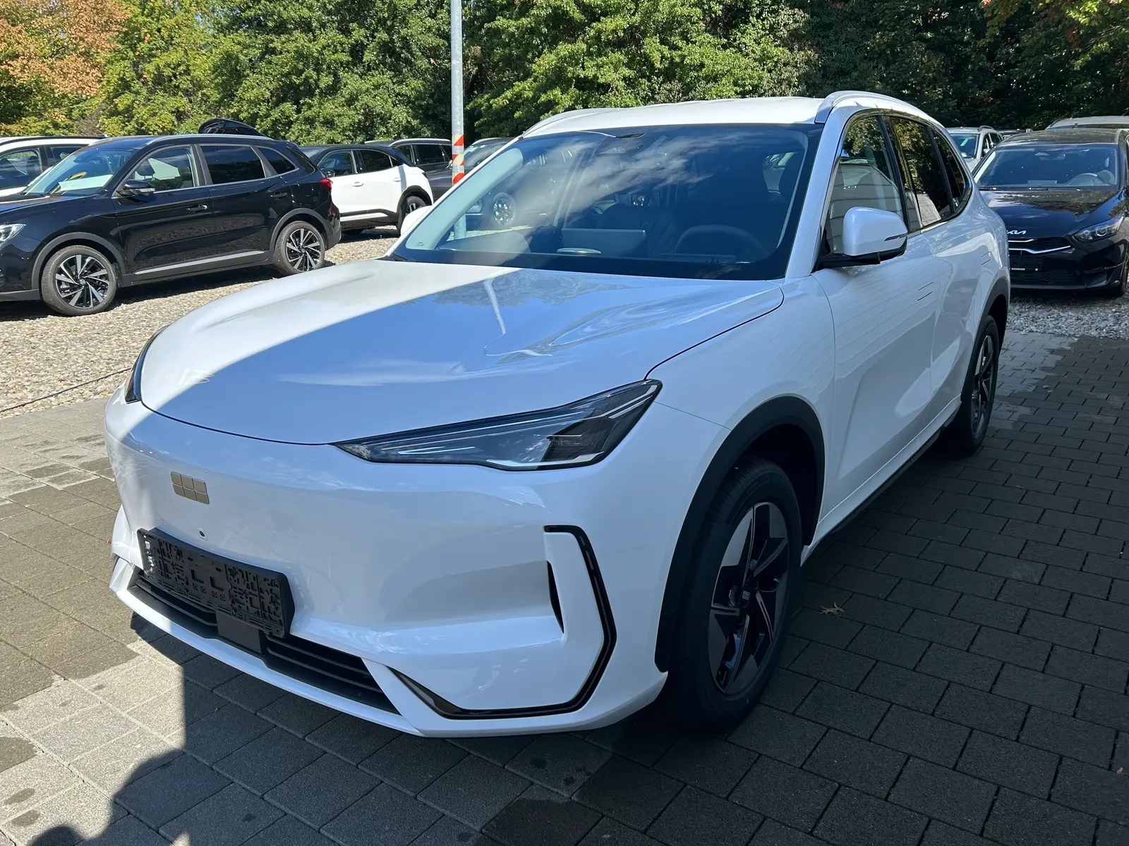 Geely E5 160 kW 68,4 Automatik Baujahr 2026, weiß, 25 km, Deutschland — Foto 3 von 16