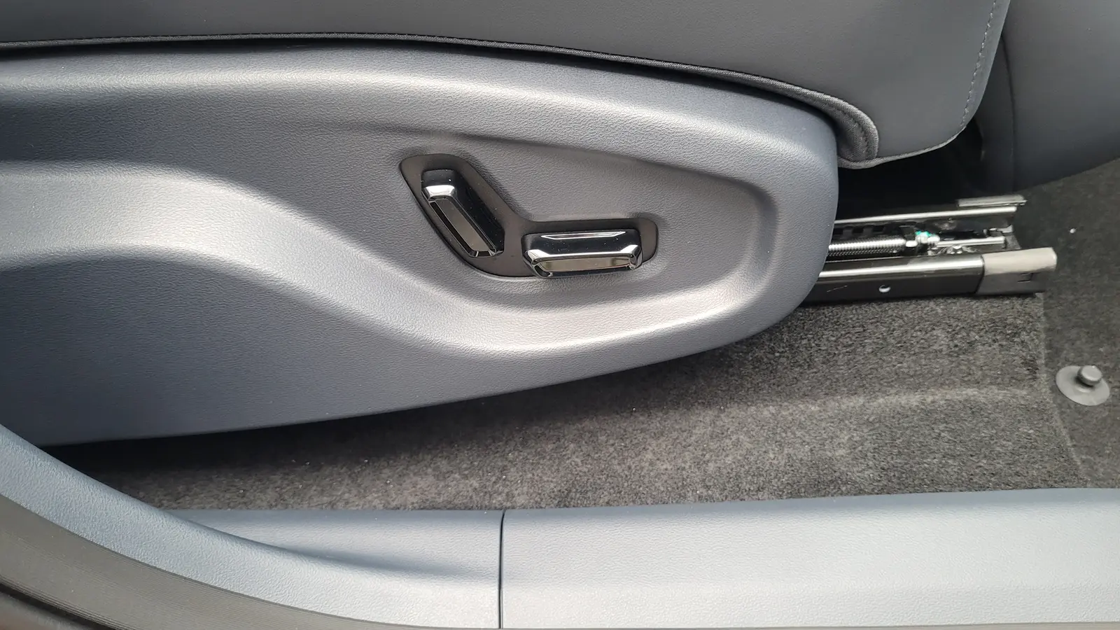 Geely E5 160 kW Automatik Baujahr 2026, schwarz, 50 km, Deutschland — Foto 12 von 26