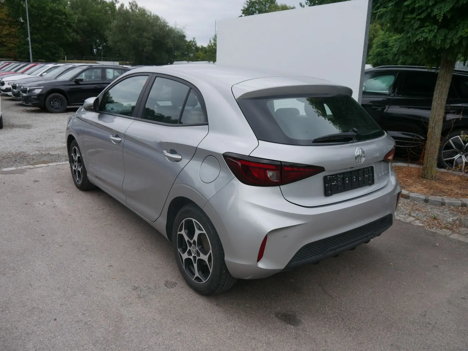 MG MG3 1,0 85 kW 1.5 Schaltgetriebe Baujahr 2025, silber, 16.600 km, Deutschland — Foto 5 von 8