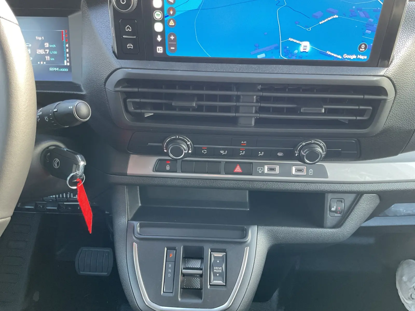 Citroen Jumpy 2,2 132 kW Automatik, weiß, 25 km, Deutschland — Foto 12 von 20