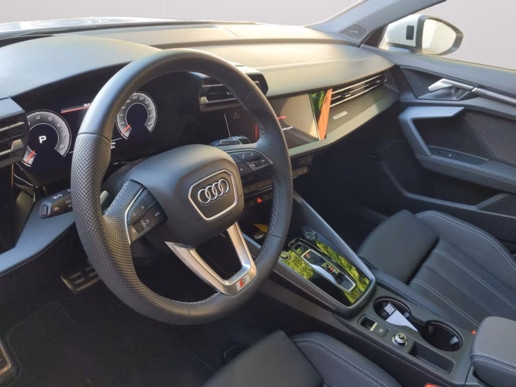 Audi A3 1,5 TFSI 85 kW Automatik Baujahr 2025, Gletscherweiß Metallic, 16.590 km, Deutschland — Foto 13 von 15
