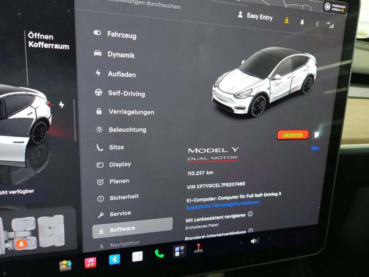 Tesla Model Y 4x4 393 kW Automatik Baujahr 2023, hellgrau - metallic, 113.237 km, Österreich — Foto 6 von 11