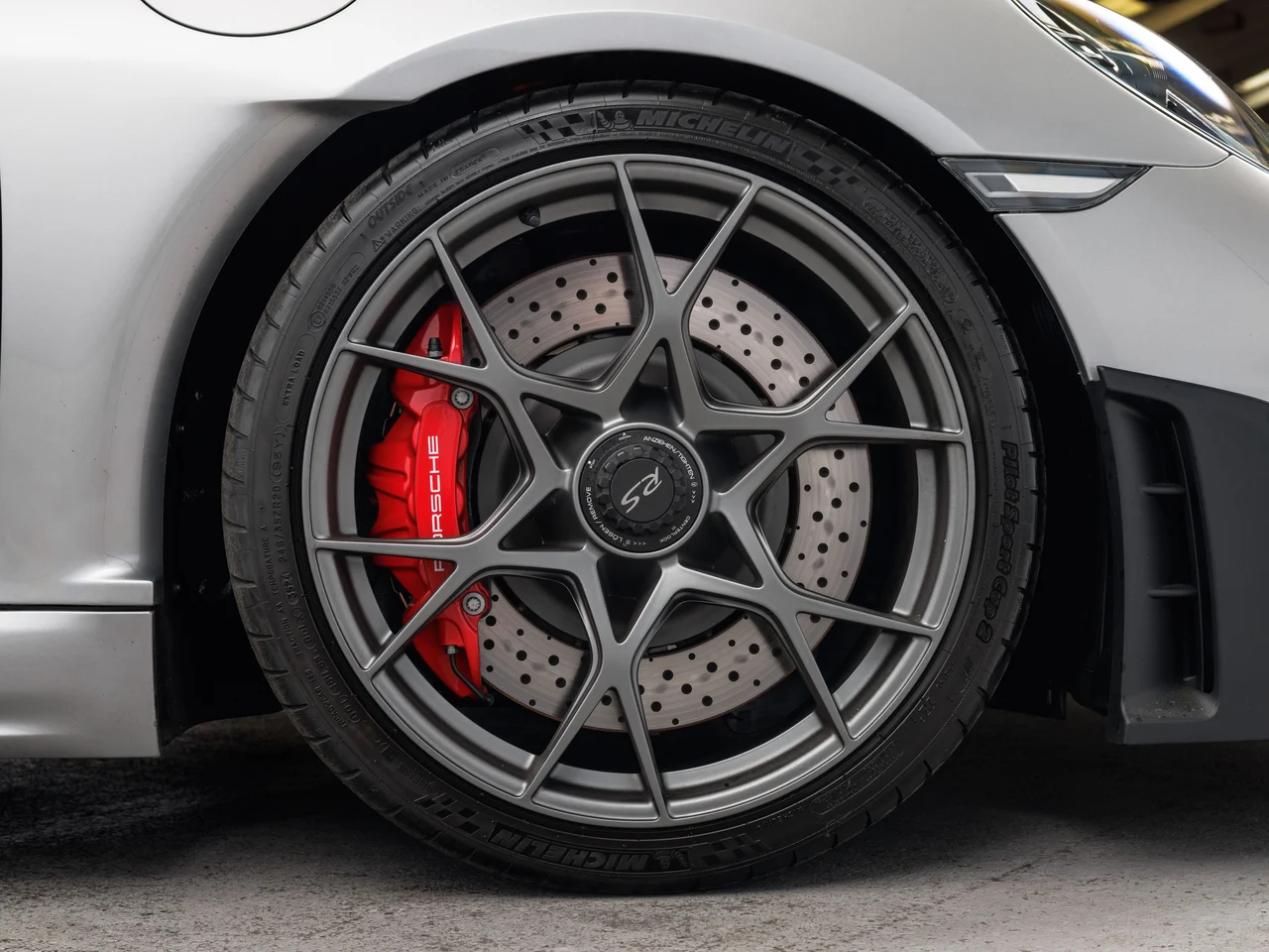 Porsche 718 4,0 368 kW Automatik Baujahr 2026, GT-silbermetallic, 1.549 km, Österreich — Foto 14 von 40