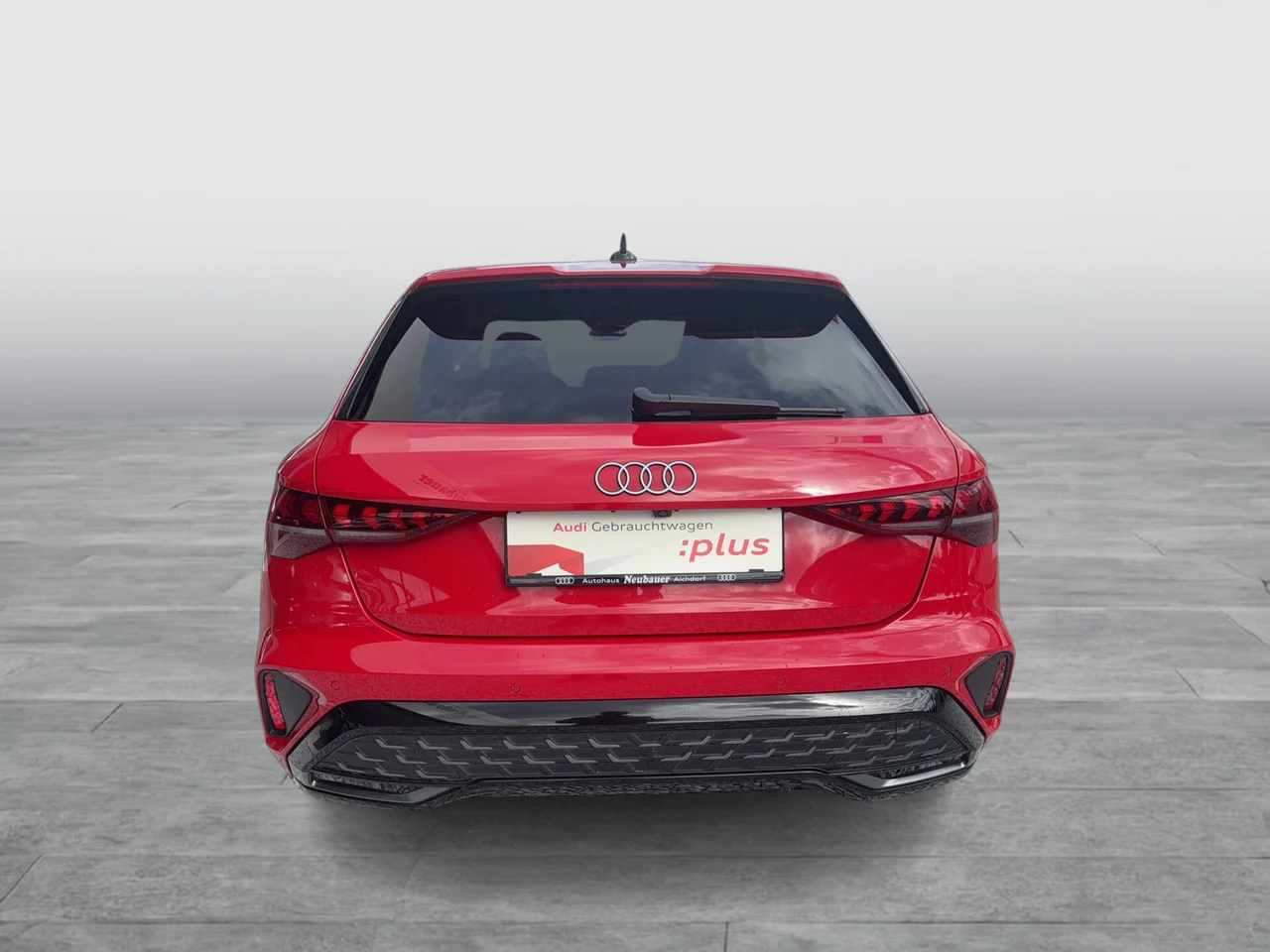 Audi A3 85 kW Automatik Baujahr 2025, B1 Progressivrot Metallic, 5.694 km, Österreich — Foto 4 von 17