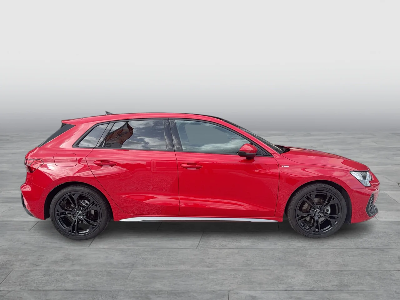 Audi A3 85 kW Automatik Baujahr 2025, B1 Progressivrot Metallic, 5.694 km, Österreich — Foto 5 von 17