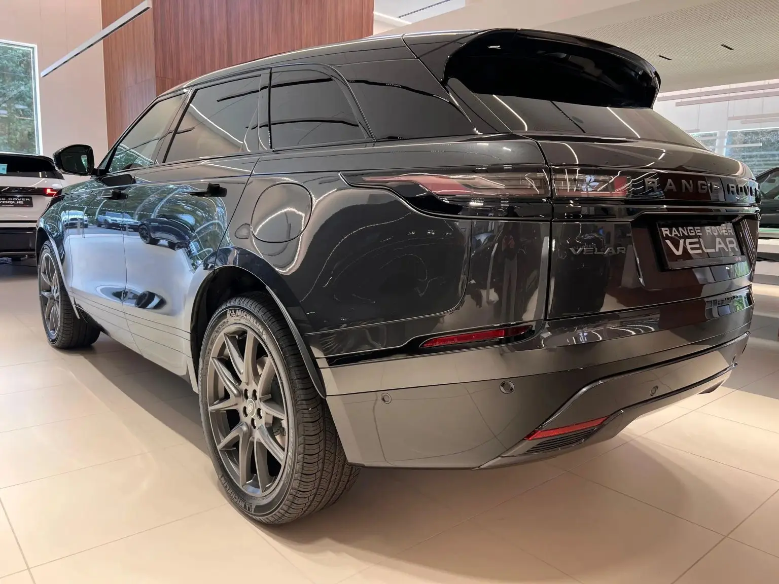 Rover Range Velar 4x4 Automatik, Polen — Foto 2 von 10