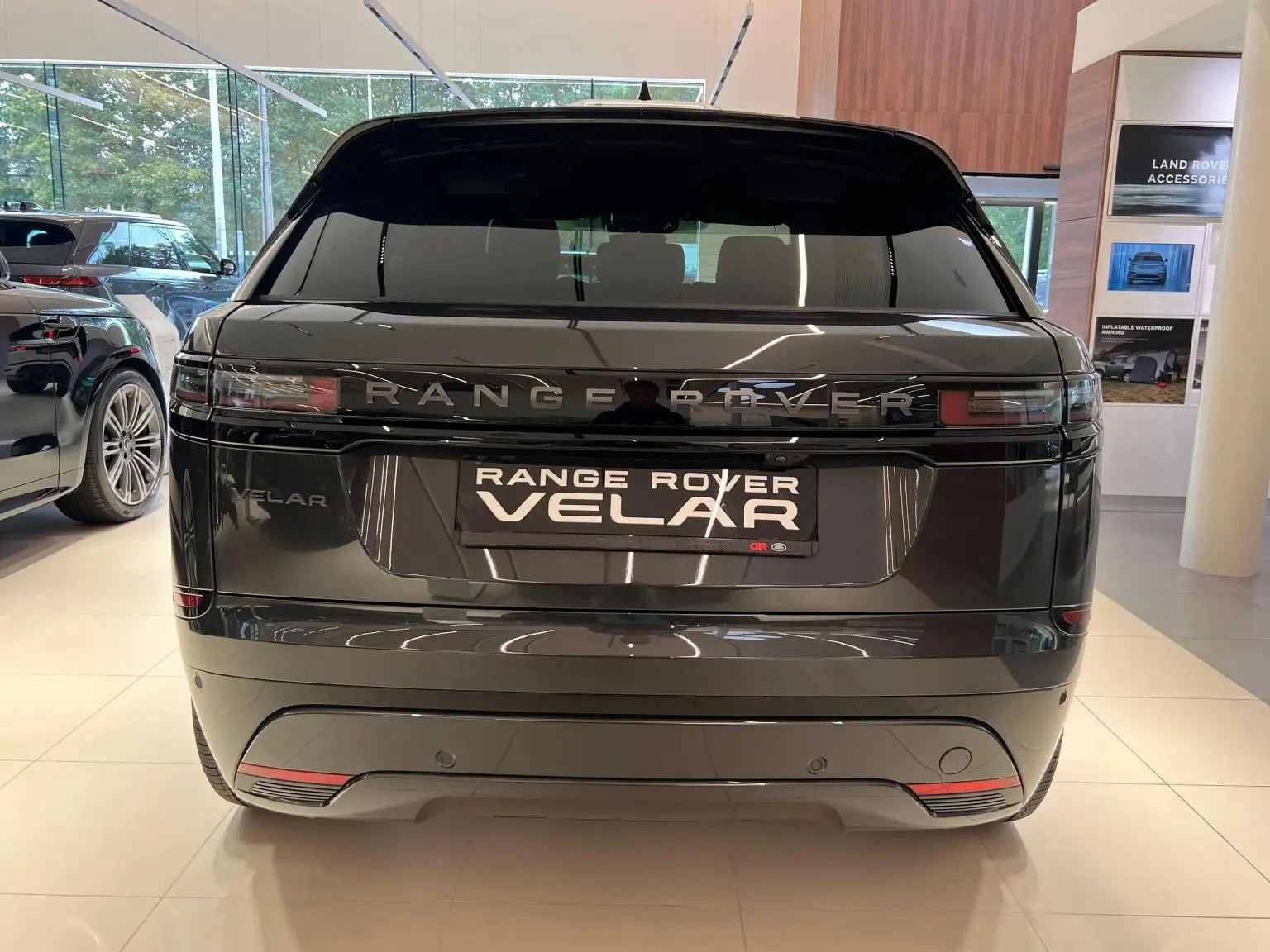 Rover Range Velar 4x4 Automatik, Polen — Foto 3 von 10