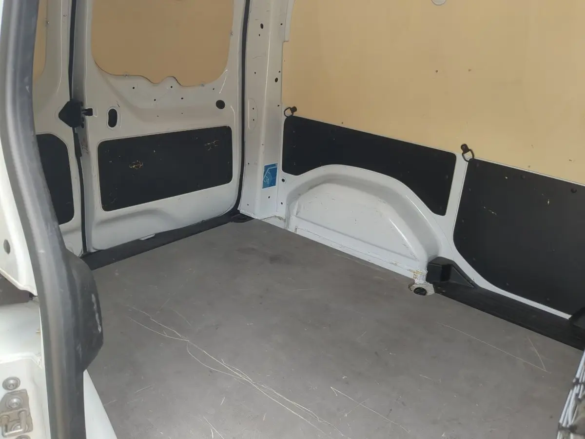 Renault Kangoo 1,5 70 kW dCi 95 Schaltgetriebe Baujahr 2023, weiß, 69.000 km, Deutschland — Foto 7 von 7