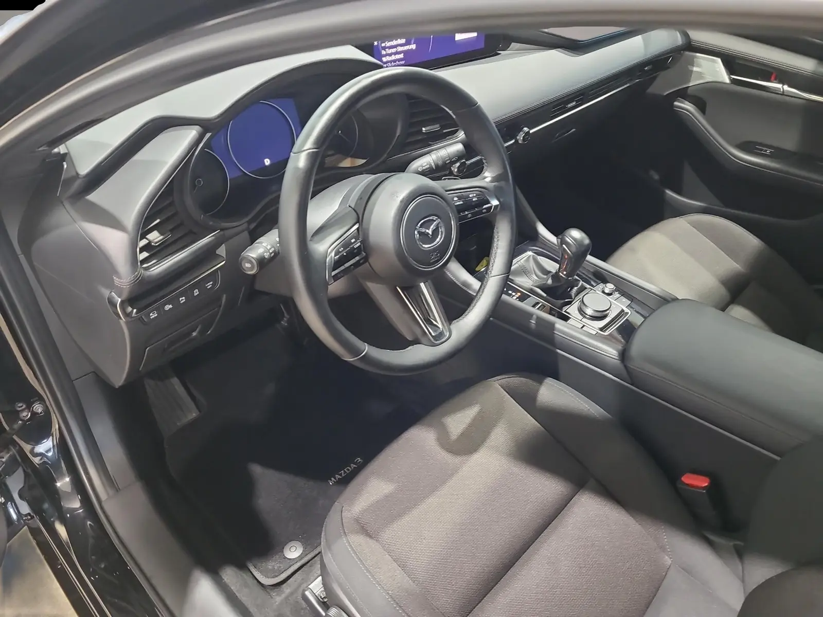 Mazda 3 2,5 103 kW Automatik Baujahr 2024, schwarz, 12.023 km, Deutschland — Foto 6 von 6