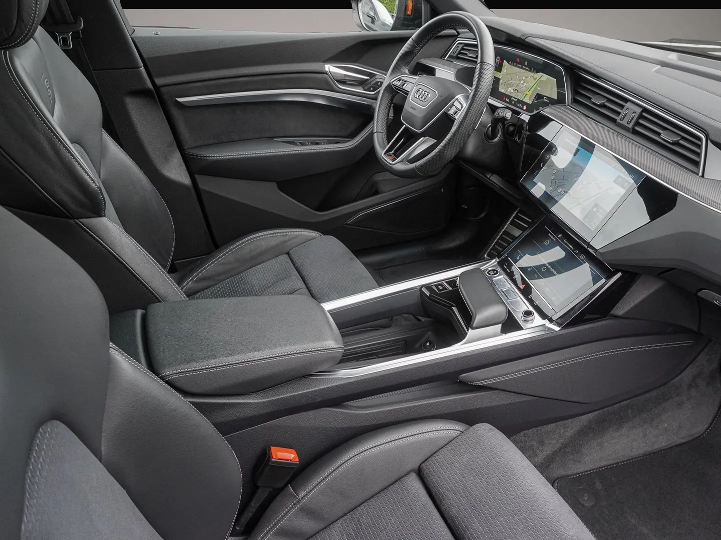 Audi Quattro 4x4 300 kW Automatik Baujahr 2024, grau, 63.437 km, Deutschland — Foto 6 von 6
