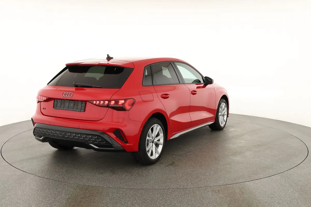 Audi A3 1,5 110 kW TFSI Automatik Baujahr 2026, rot, 10 km, Deutschland — Foto 3 von 40