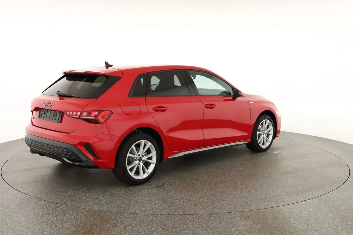 Audi A3 1,5 110 kW TFSI Automatik Baujahr 2026, rot, 10 km, Deutschland — Foto 4 von 40
