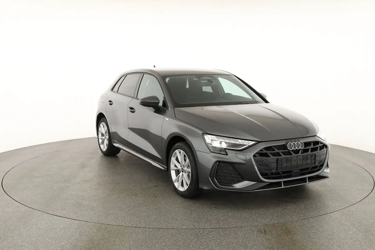 Audi A3 1,5 110 kW TFSI Automatik Baujahr 2026, grau, 10 km, Deutschland — Foto 11 von 40