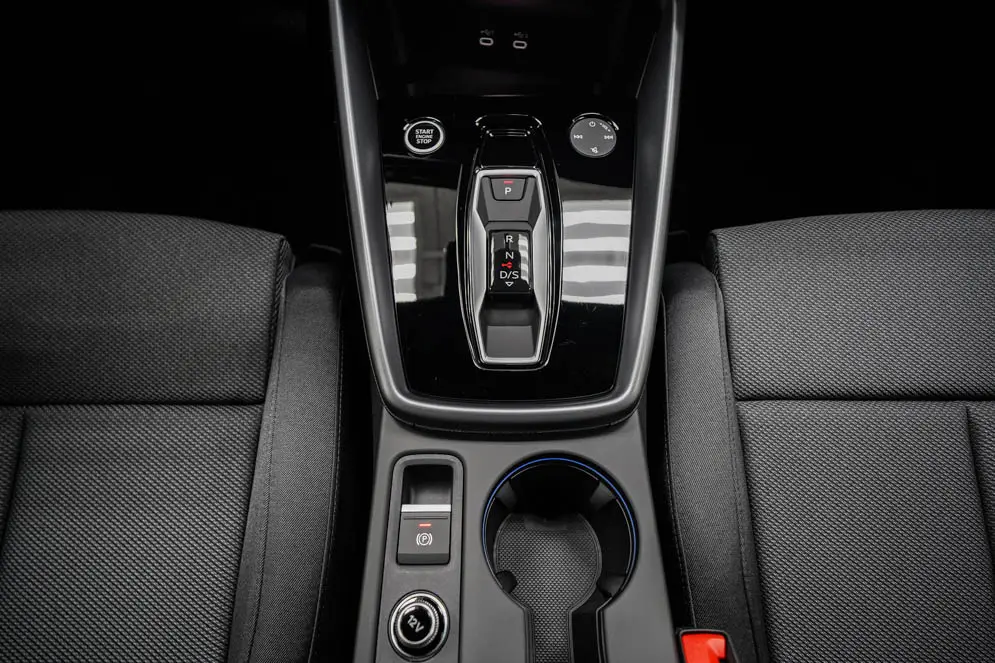 Audi A3 4x4 2,0 150 kW TFSI Automatik, grau, 20 km, Deutschland — Foto 12 von 22
