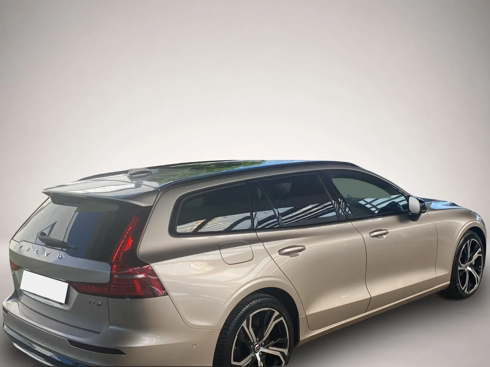 Volvo V60 4x4 2,0 335 kW Automatik Baujahr 2024, grau, 28.100 km, Deutschland — Foto 5 von 8